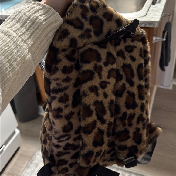 Leopard Print Backpack - Picture 3 of 3